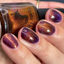 Load image into Gallery viewer, Rain Dance Lacquer - Violet Crumble - MAGNETIC