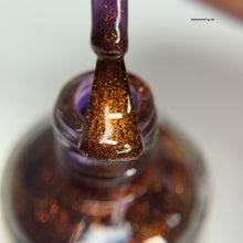Load image into Gallery viewer, Rain Dance Lacquer - Violet Crumble - MAGNETIC