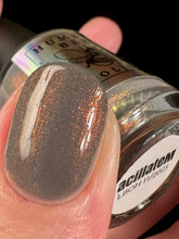 Load image into Gallery viewer, Humble Bee Polish - acillateM