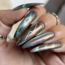 Load image into Gallery viewer, Phoenix - The Supreme Witch - MAGNETIC