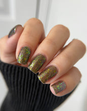 Load image into Gallery viewer, Victorian Varnish - Creekside Chills