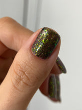 Load image into Gallery viewer, Victorian Varnish - Creekside Chills