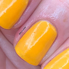 Load image into Gallery viewer, Paradox Polish - The Crow - GITD TOPPER