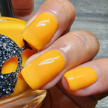 Load image into Gallery viewer, Paradox Polish - The Crow - GITD TOPPER