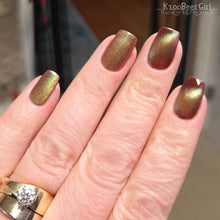 Load image into Gallery viewer, Victorian Varnish - CADOU CLAWS - MAGNETIC
