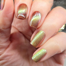 Load image into Gallery viewer, Victorian Varnish - CADOU CLAWS - MAGNETIC