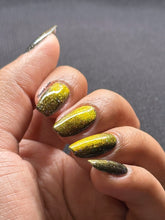 Load image into Gallery viewer, Rain Dance Lacquer - Orodruin - MAGNETIC
