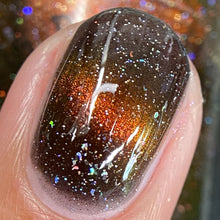 Load image into Gallery viewer, Rain Dance Lacquer - Orodruin - MAGNETIC
