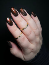 Load image into Gallery viewer, Humble Bee Polish - xarhtnA
