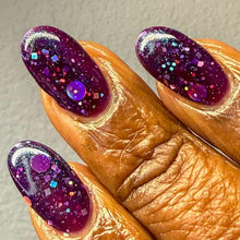 Load image into Gallery viewer, Dark &amp; Twisted Lacquer - The Truth Is Out There
