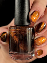 Load image into Gallery viewer, Rain Dance Lacquer - Violet Crumble - MAGNETIC
