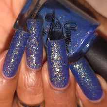 Load image into Gallery viewer, Chamaeleon Nails - Revealed in Daylight - SOLAR
