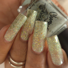 Load image into Gallery viewer, Chamaeleon Nails - Revealed in Daylight - SOLAR
