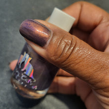 Load image into Gallery viewer, Sassy Cats Lacquer - Enochian Glow
