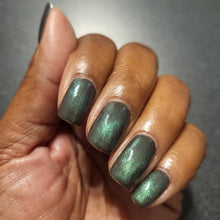 Load image into Gallery viewer, Sassy Cats Lacquer - The Glowing Sea - MAGNETIC

