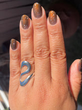 Load image into Gallery viewer, Humble Bee Polish - xarhtnA
