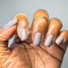 Load image into Gallery viewer, Humble Bee Polish - acillateM
