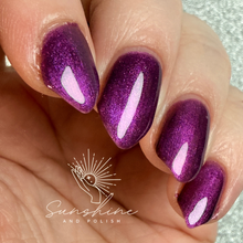 Load image into Gallery viewer, Sassy Cats Lacquer - Atomic Amethyst - MAGNETIC
