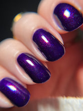 Load image into Gallery viewer, Humble Bee Polish - Fate's Hands
