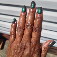 Load image into Gallery viewer, Sassy Cats Lacquer - The Glowing Sea - MAGNETIC
