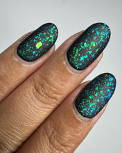 Load image into Gallery viewer, Paradox Polish - Schmoopsie-poo - TOPPER
