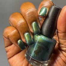 Load image into Gallery viewer, Rain Dance Lacquer - Chrysochus - MAGNETIC
