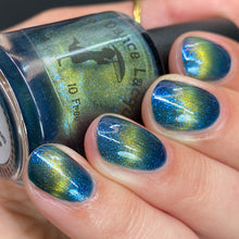 Load image into Gallery viewer, Rain Dance Lacquer - Chrysochus - MAGNETIC
