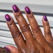 Load image into Gallery viewer, Sassy Cats Lacquer - Atomic Amethyst - MAGNETIC
