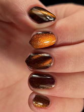 Load image into Gallery viewer, Rain Dance Lacquer - Violet Crumble - MAGNETIC

