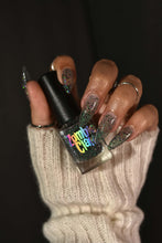 Load image into Gallery viewer, Zombie Claw - Rotten
