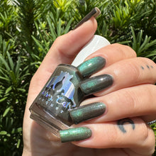 Load image into Gallery viewer, Sassy Cats Lacquer - The Glowing Sea - MAGNETIC
