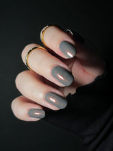 Load image into Gallery viewer, Humble Bee Polish - acillateM
