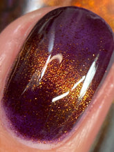 Load image into Gallery viewer, Rain Dance Lacquer - Violet Crumble - MAGNETIC
