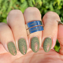 Load image into Gallery viewer, Ribbits - The Art of Metal
