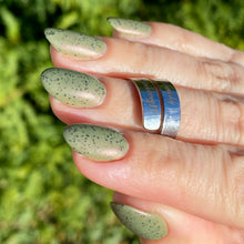 Load image into Gallery viewer, Ribbits - The Art of Metal
