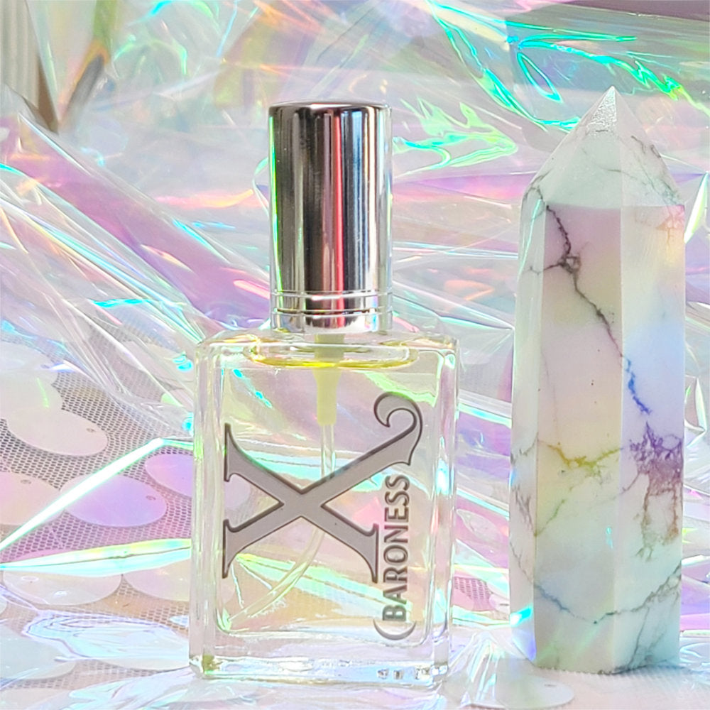 Baroness X - Hold Me Close - Perfume