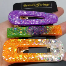 Load image into Gallery viewer, Bernd Offerings - Glow In The Dark Halloween Hair Clips
