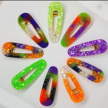Load image into Gallery viewer, Bernd Offerings - Glow In The Dark Halloween Hair Clips
