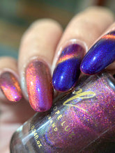 Load image into Gallery viewer, Penelope Luz - Epica
