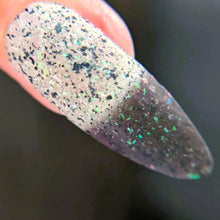 Load image into Gallery viewer, Chamaeleon Nails - Daryl&#39;s Hunt
