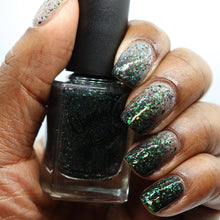 Load image into Gallery viewer, Chamaeleon Nails - Daryl&#39;s Hunt
