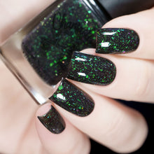 Load image into Gallery viewer, Chamaeleon Nails - Daryl&#39;s Hunt
