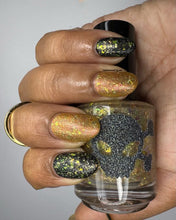 Load image into Gallery viewer, Paradox Polish - The One - TOPPER
