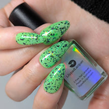 Load image into Gallery viewer, Lilypad Lacquer - I Want to Believe
