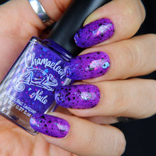 Load image into Gallery viewer, Chamaeleon Nails - Gloomweaver - THERMAL

