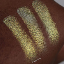Load image into Gallery viewer, Paradox - Medusa- MULTICHROME EYESHADOW
