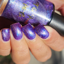 Load image into Gallery viewer, The Peach Pit Co. - Gandolf the Purple - MAGNETIC
