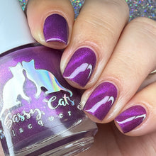 Load image into Gallery viewer, Sassy Cats Lacquer - Atomic Amethyst - MAGNETIC

