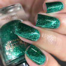 Load image into Gallery viewer, Whatcha Nail Polish - Lothlórien Leaf - MAGNETIC
