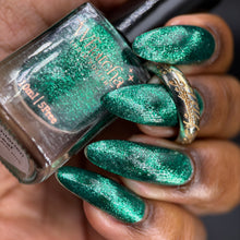 Load image into Gallery viewer, Whatcha Nail Polish - Lothlórien Leaf - MAGNETIC
